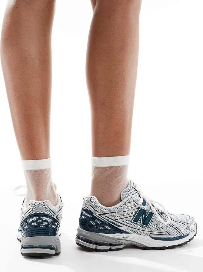 New Balance 1906R sneakers in silver and black - Image 4