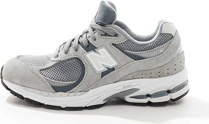 New Balance 2002 sneakers in gray multi - Image 2
