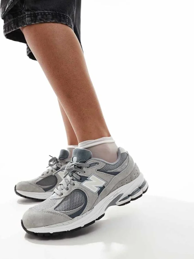 New Balance 2002 sneakers in gray multi