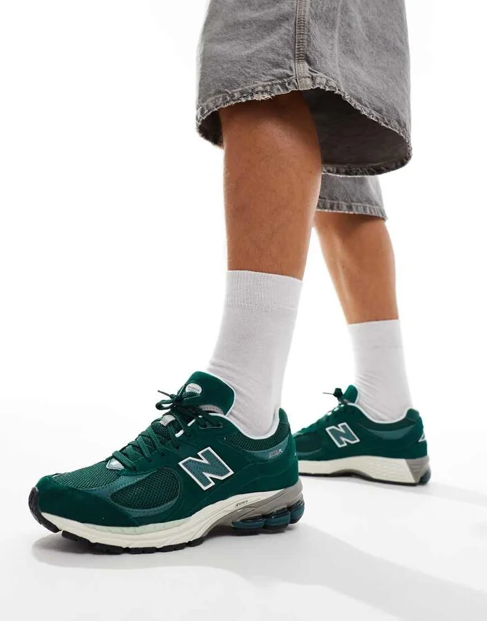 New Balance 2002 sneakers in green multi - Image 3