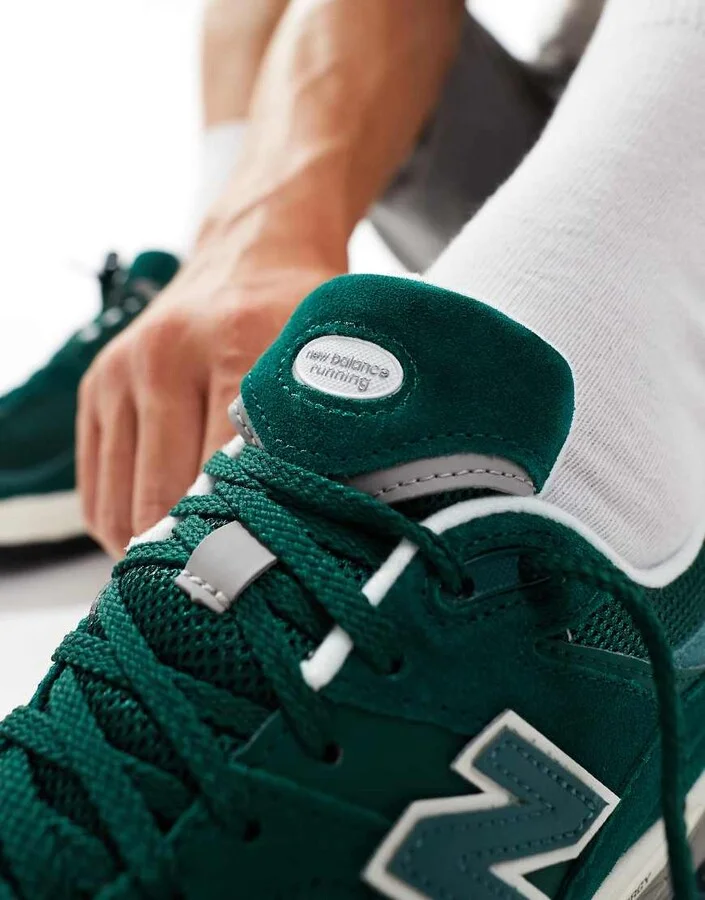 New Balance 2002 sneakers in green multi - Image 4