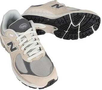 New Balance 2002 Woman Sneakers - Image 2