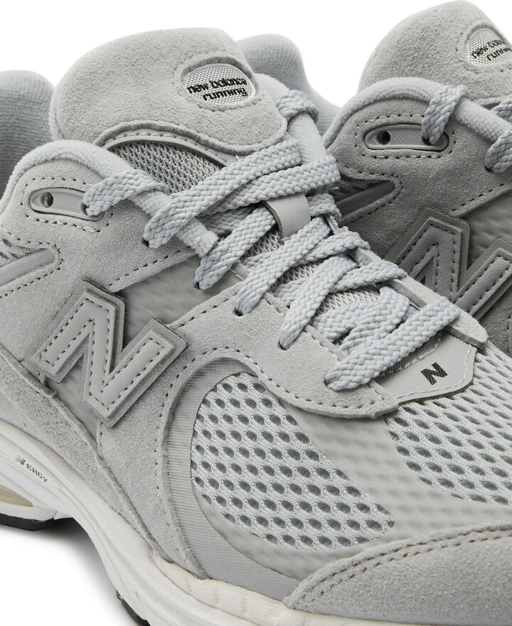 New Balance 2002 Women's Panelled Mesh Sneakers Grey Raincloud UK7.5 - Image 4