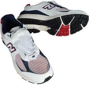 New Balance 2002r Man Sneakers - Image 2