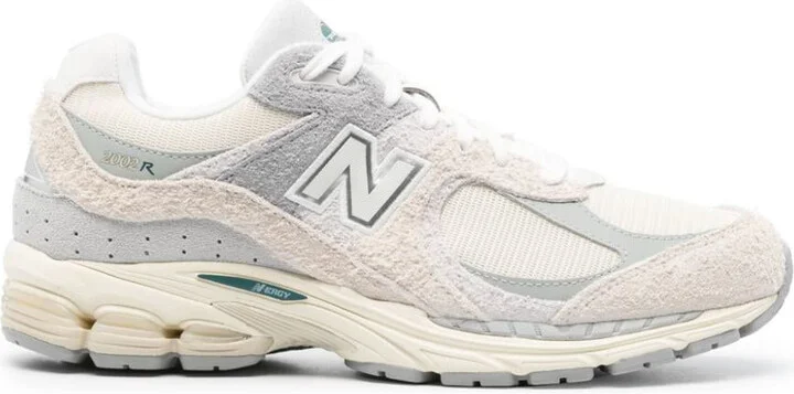 New Balance 2002R Sneakers