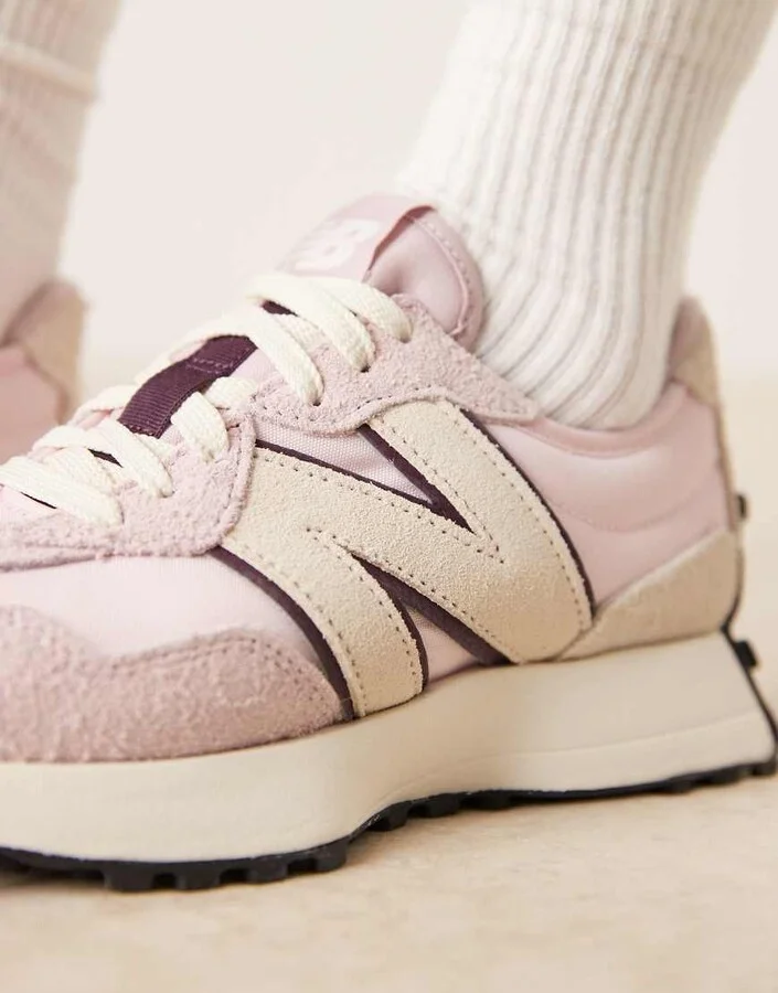 New Balance 327 sneakers in light pink with cream detail - Image 4