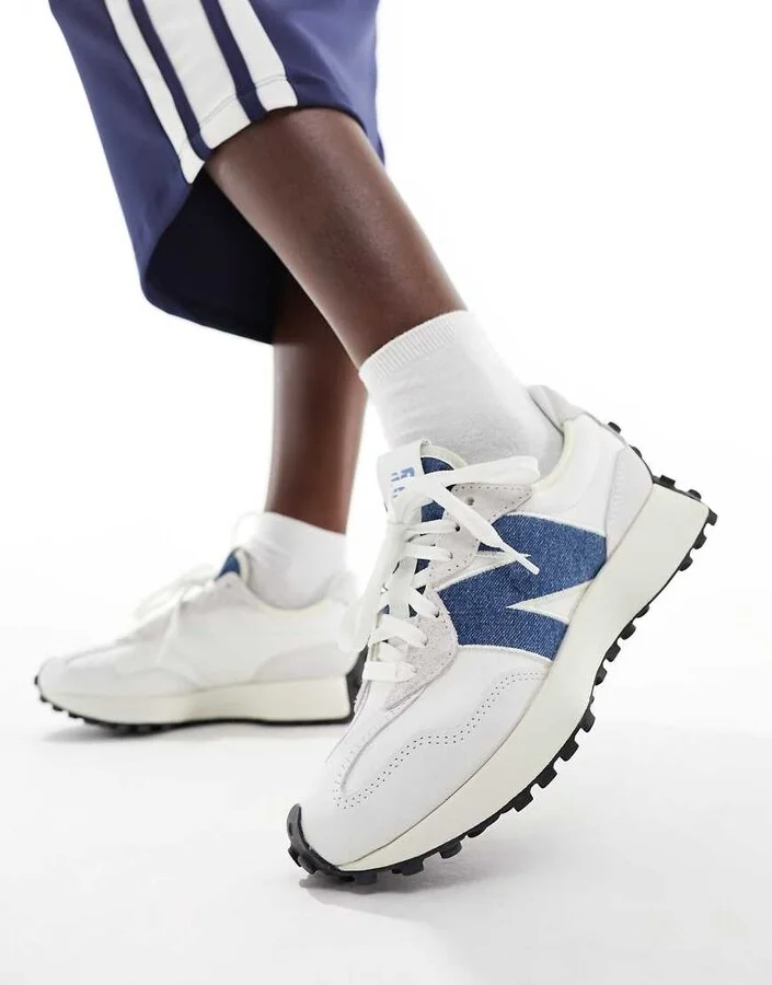 New Balance 327 sneakers in off white with denim blue detail - Image 4