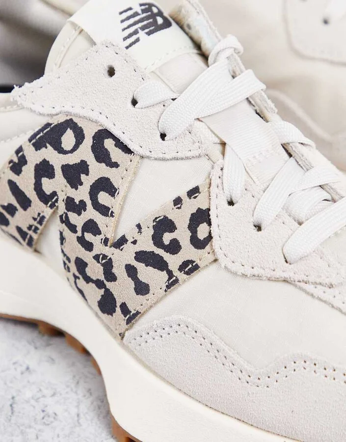 New Balance 327 sneakers in off-white with leopard print detail - Image 4