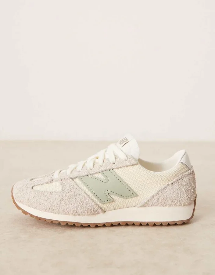 New Balance 471 Unisex sneakers in off white and khaki green - Image 2