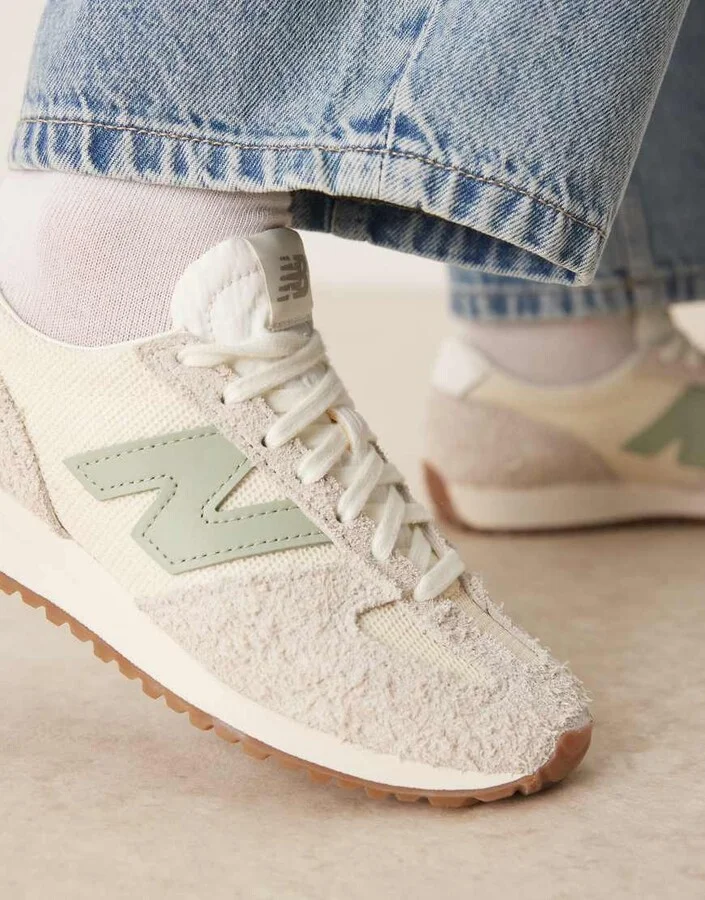 New Balance 471 Unisex sneakers in off white and khaki green - Image 4