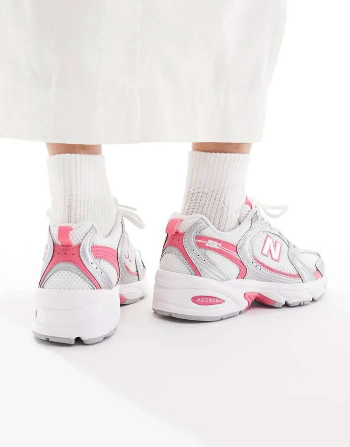 New Balance 530 sneakers in white and silver with pink detailing - Image 4