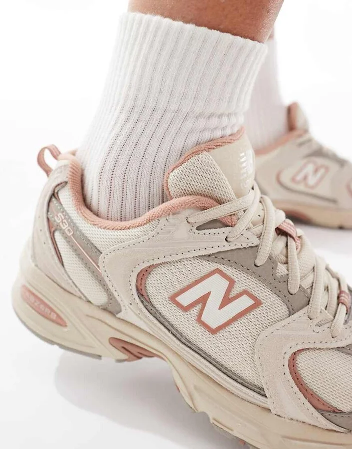 New Balance 530 trainers in beige - Image 3