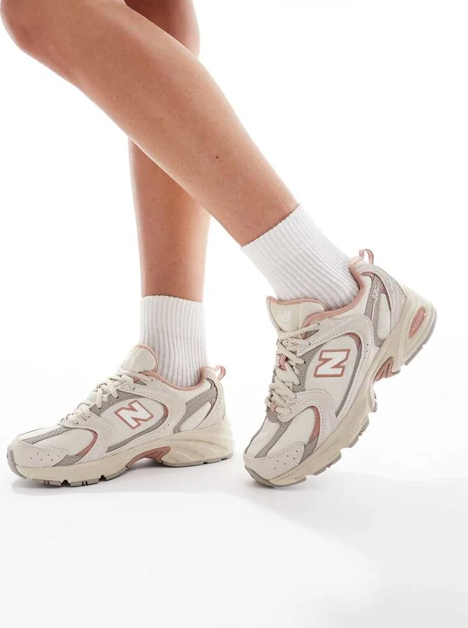 New Balance 530 trainers in beige