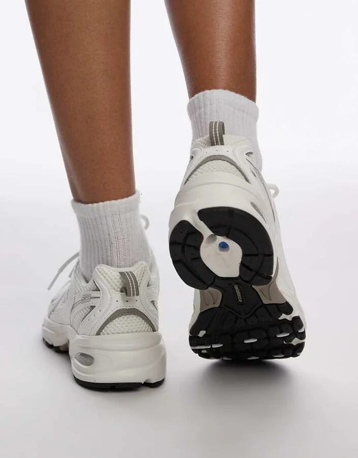 New Balance 530 trainers in off white - Image 2