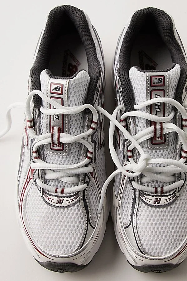New Balance 740 Sneakers