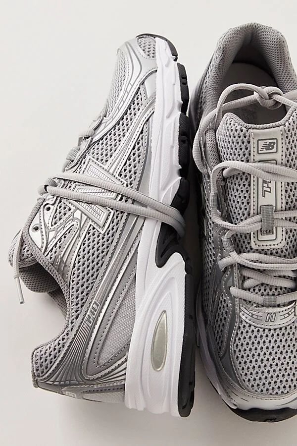 New Balance 740 Sneakers