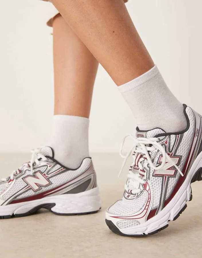 New Balance 740 sneakers in white and red - Image 3