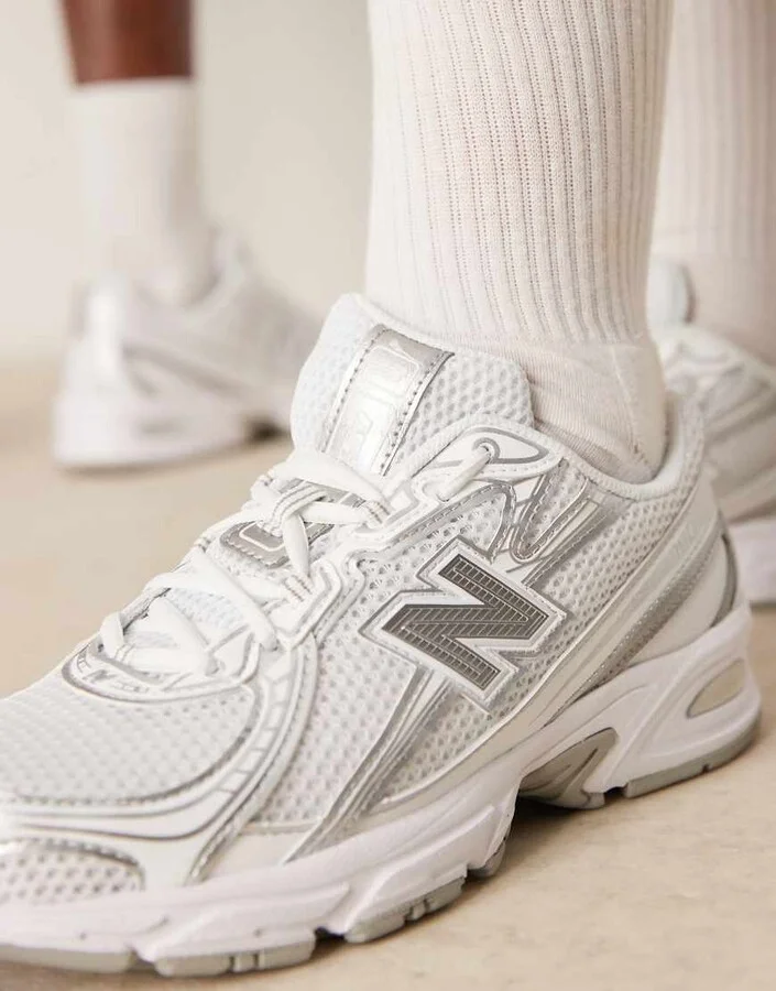 New Balance 740 sneakers in white and silver - Image 4