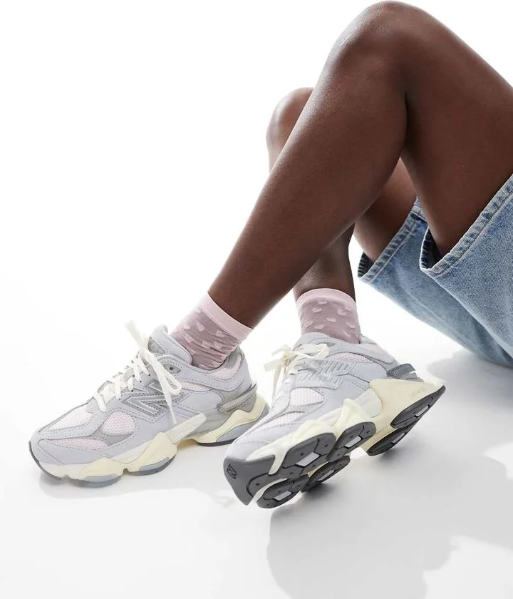 New Balance 9060 sneakers in light gray - Image 4