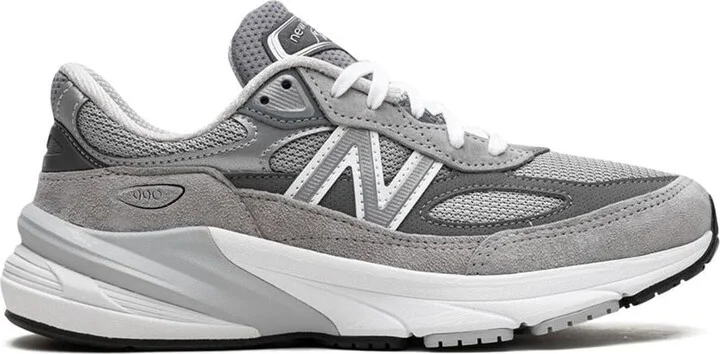 New Balance 990 Shoes