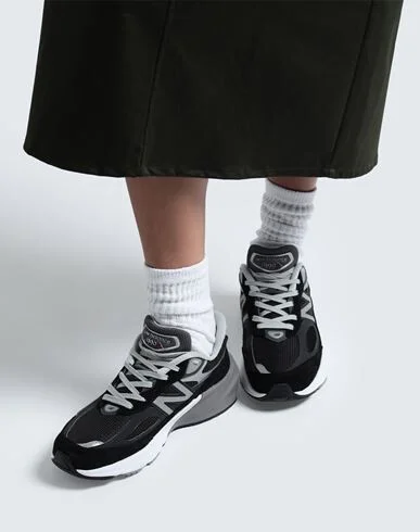 New Balance 990 Woman Sneakers - Image 2