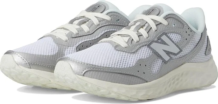 New Balance Fresh Foam Arishi v4 Women's Shoes Silver Metallic/Reflection/Nb White : 9 B - Medium, Synthetic/Textile