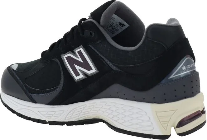 New Balance M2002 Sneakers - Image 2