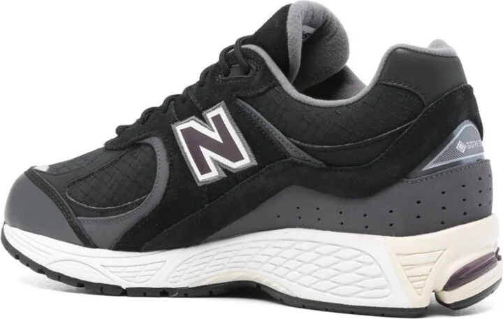 New Balance M2002 Sneakers - Image 2