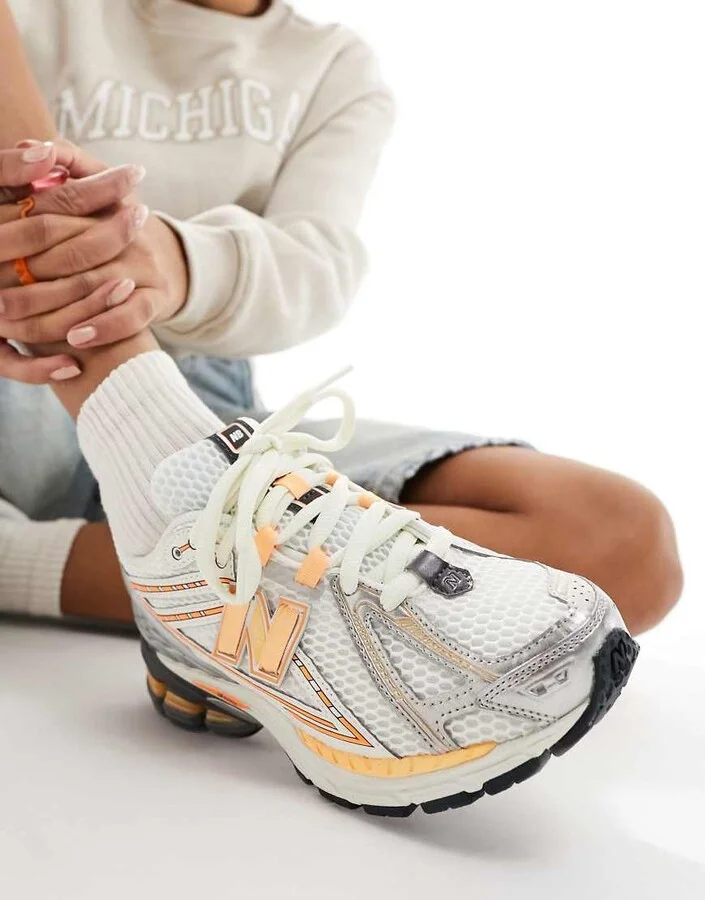 New Balance Neon unisex sneakers in orange- Exclusive to ASOS - Image 4