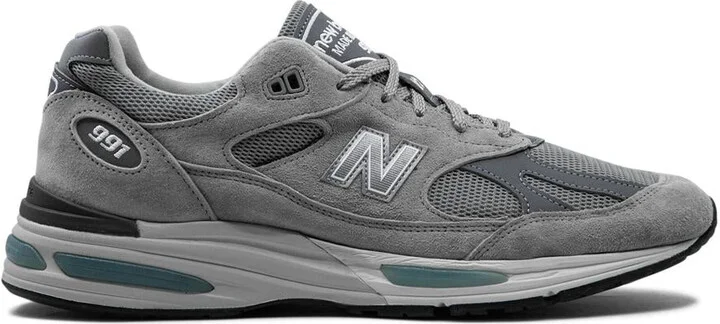 GREY D