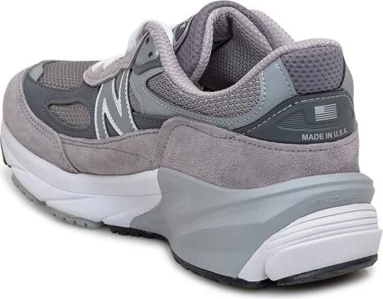 New Balance Sneaker Lifestyle - Image 2