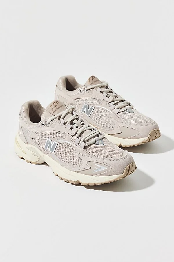 New Balance Women's 725v1 Sneaker in Moonrock/Light Mushroom