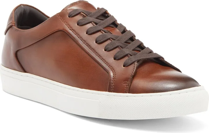 Newton Sneaker