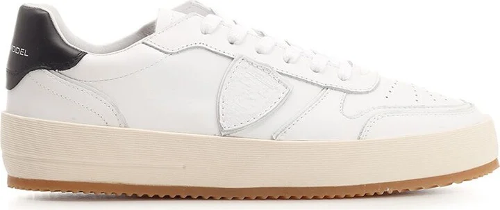 'nice' Sneaker