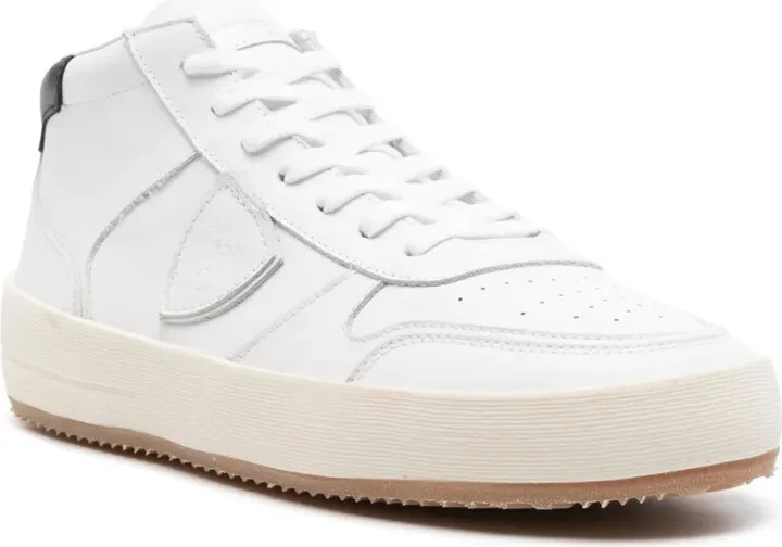Nice sneakers - Image 2
