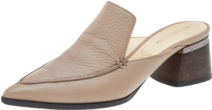 Nicholas Kirkwood Beige Leather Beya Pointed Toe Loafers Size 38.5