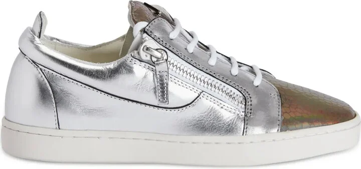 Nicki sneakers