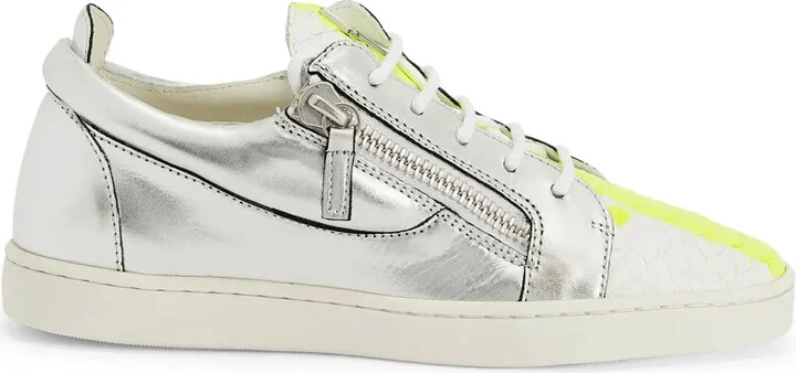 Nicki sneakers