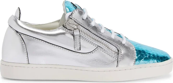 Nicki sneakers