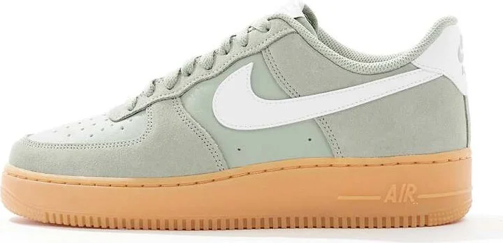 Nike Air Force 1 '07 LV8 gum sole sneakers in green and white - Image 2