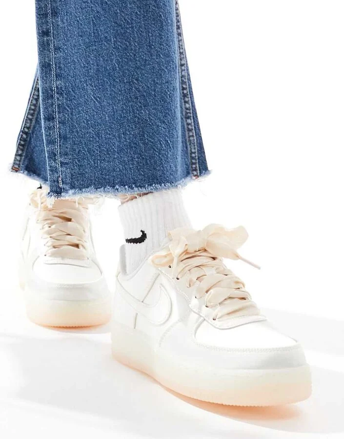 Nike Air Force 1 '07 LV8 ribbon sneakers in white and pink - Image 3
