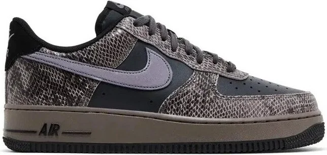 Nike Air Force 1 '07 LV8 Sneakers