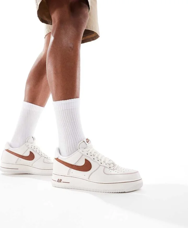 Nike Air Force 1 '07 LV8 sneakers in brown