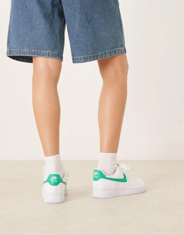 Nike Air Force 1 '07 NN sneakers in white and green - Image 4
