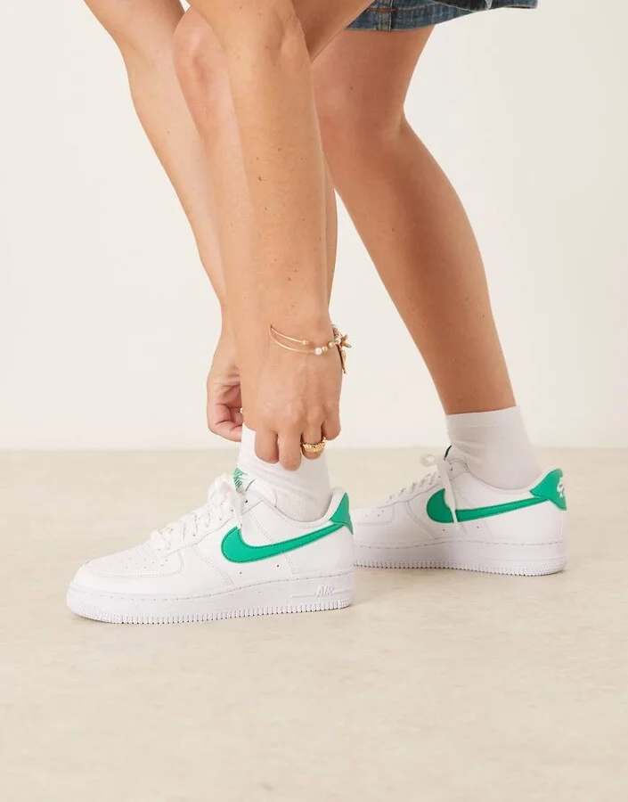 Nike Air Force 1 '07 NN sneakers in white and green