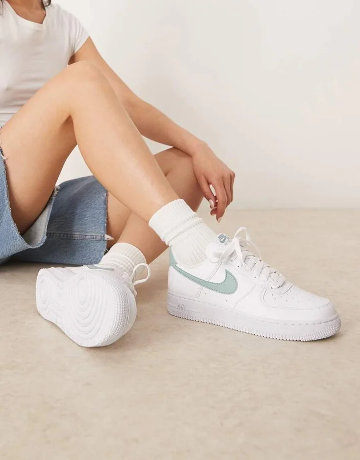 Nike Air Force 1 '07 NN sneakers in white & blue