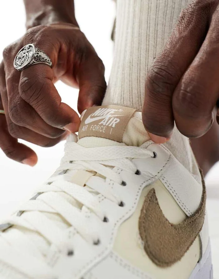 Nike Air Force 1 '07 sneakers in cream and khaki - Image 4