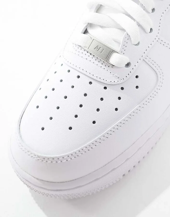 Nike Air Force 1 '07 sneakers in triple white - Image 4