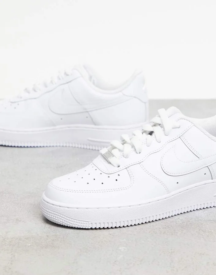 Nike Air Force 1 '07 sneakers in triple white - Image 4