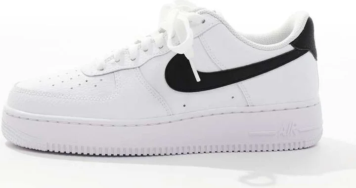 Nike Air Force 1 '07 sneakers in white and black - Image 2
